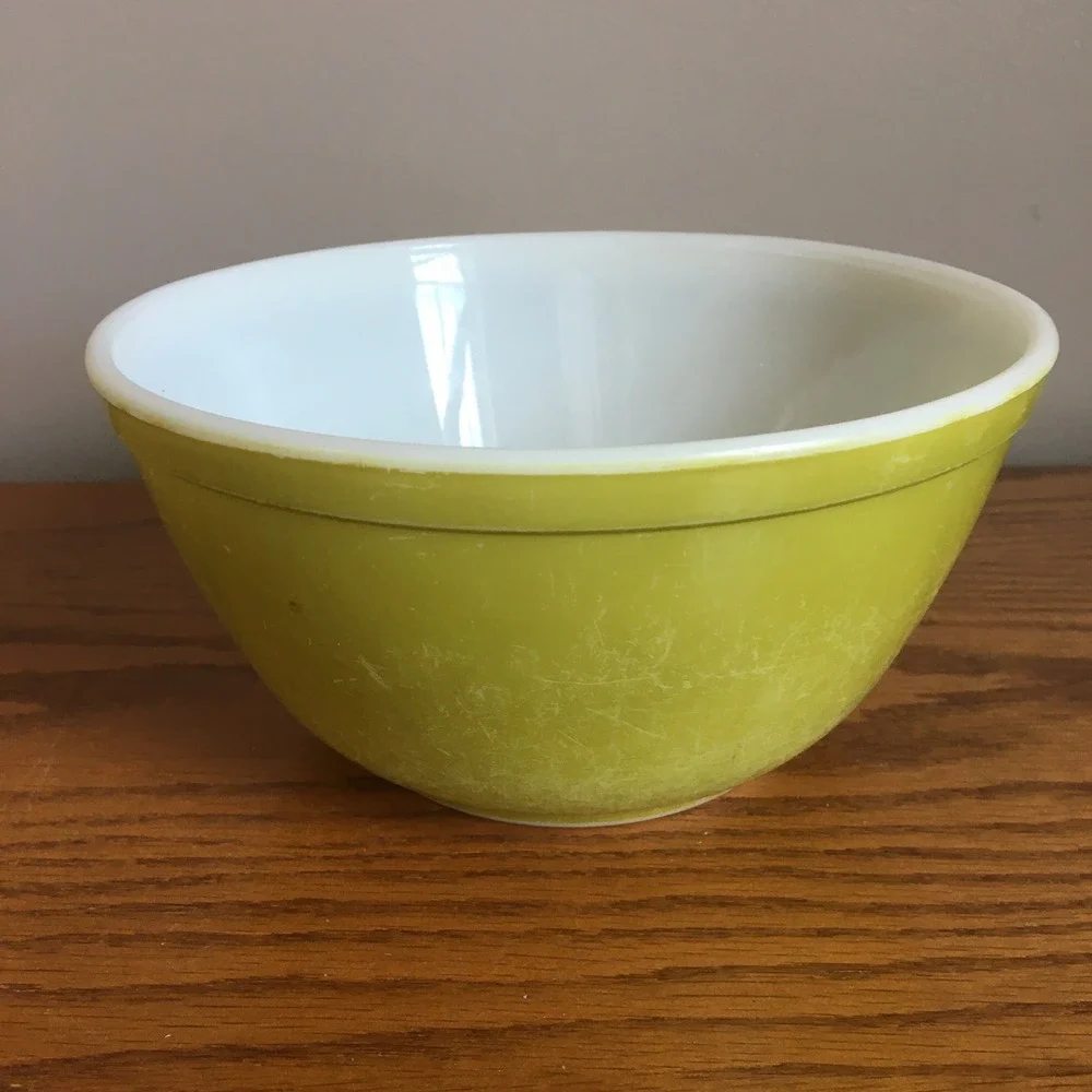Vtg Pyrex 402 Avocado Green Verde 1.5 Quart Nesting Mixing Bowl Made In USA MCM